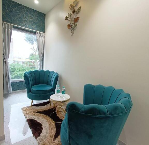 בית מלון כפרי Dnyanprabha Executive