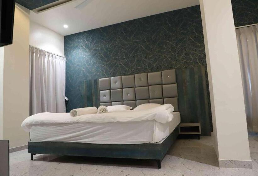 בית מלון כפרי Dnyanprabha Executive