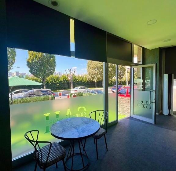 ホテル Güneşli̇ Ai̇rport Sui̇te