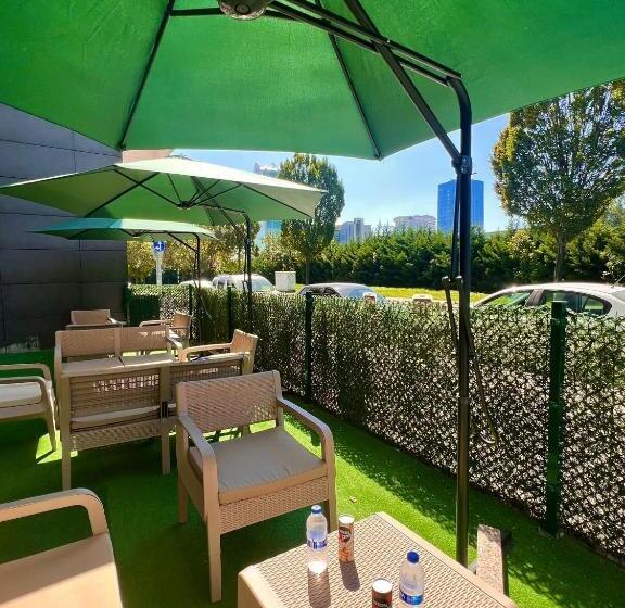 ホテル Güneşli̇ Ai̇rport Sui̇te