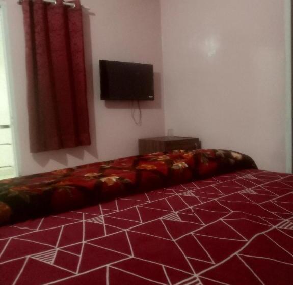 호텔 Helix    Rajpura    Budget Rooms For Family, Couples, Solo Travellers