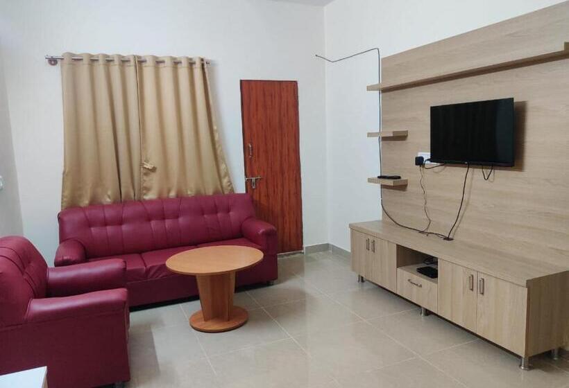 Отель Heritage Suites