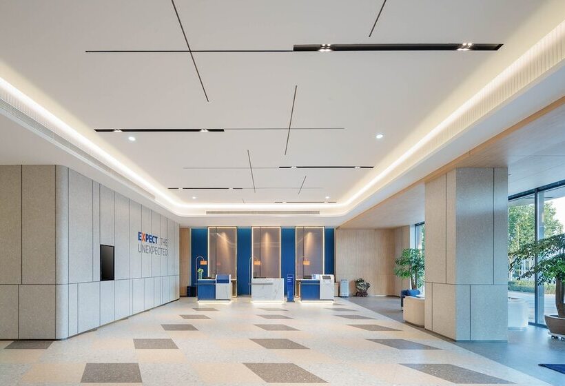 בית מלון כפרי Holiday Inn Express Yinchuan Yuehai