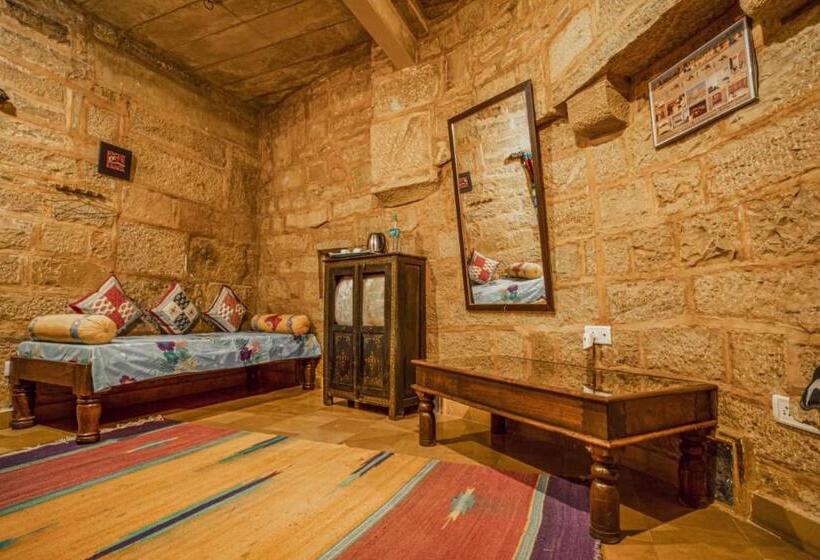 فندق Jaisalmer Queen Desert Camp