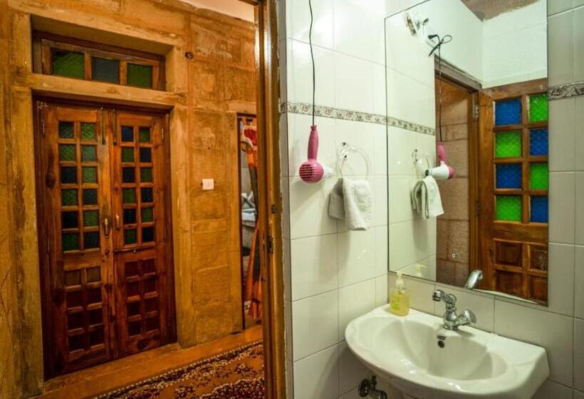 فندق Jaisalmer Queen Desert Camp