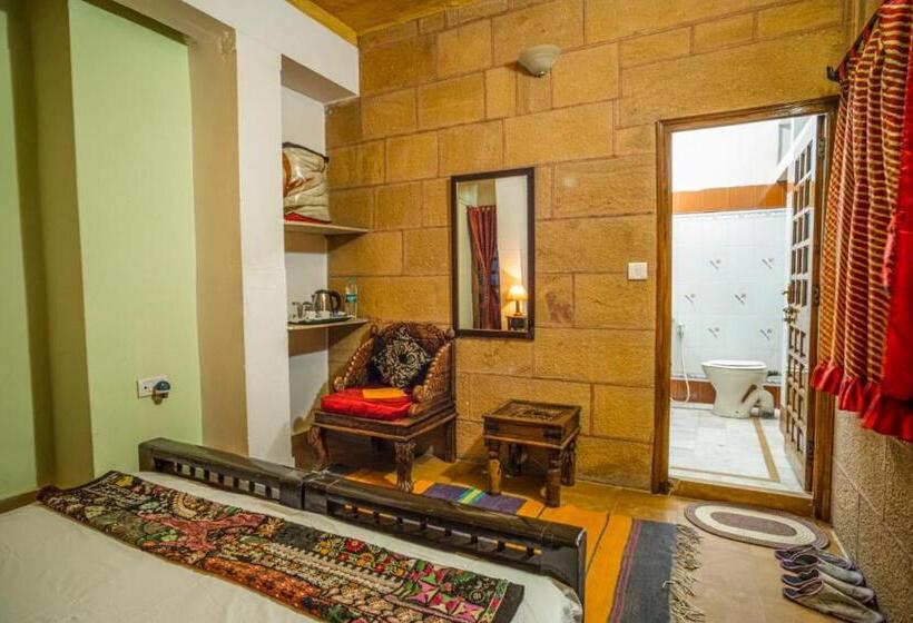 فندق Jaisalmer Queen Desert Camp