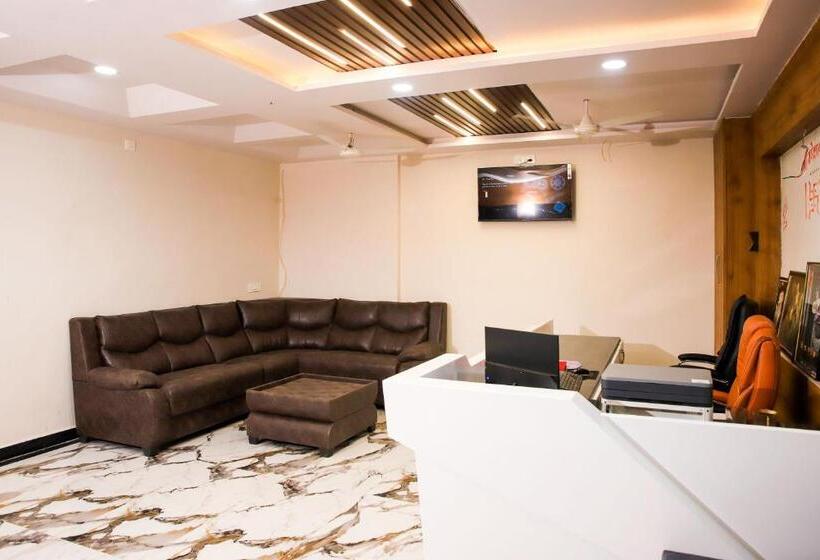 فندق Kardhar Inn