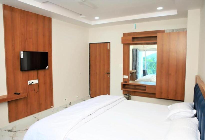 فندق Kardhar Inn