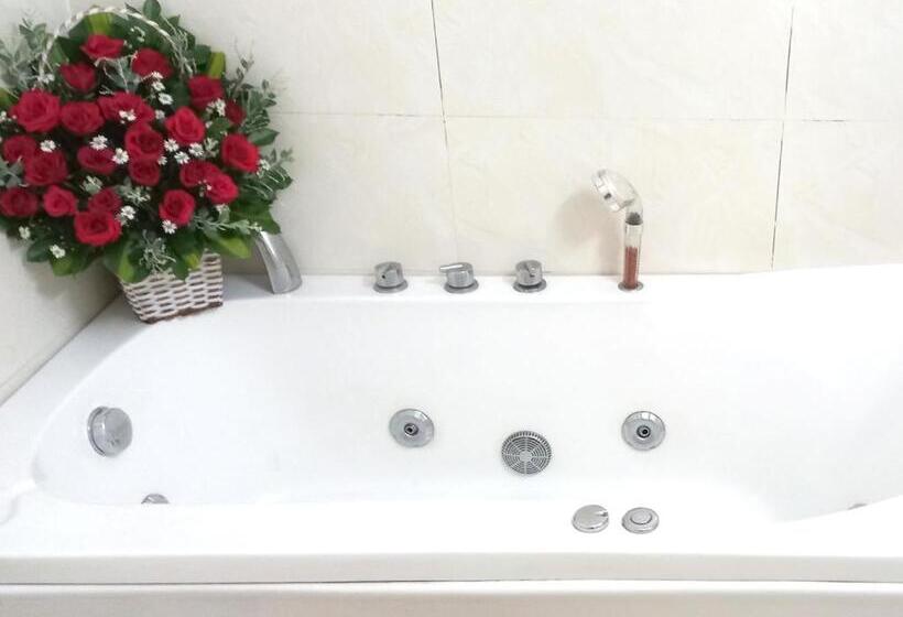 هتل Khách Sạn Cúc Phương