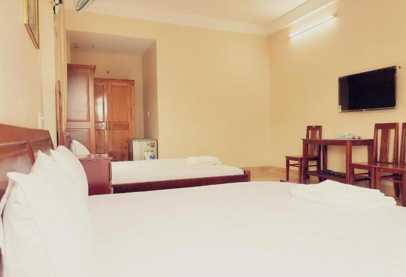 هتل Khách Sạn Cúc Phương