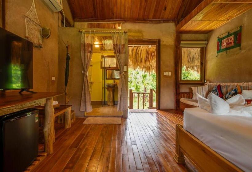 هتل Mai Chau Onsen Retreat