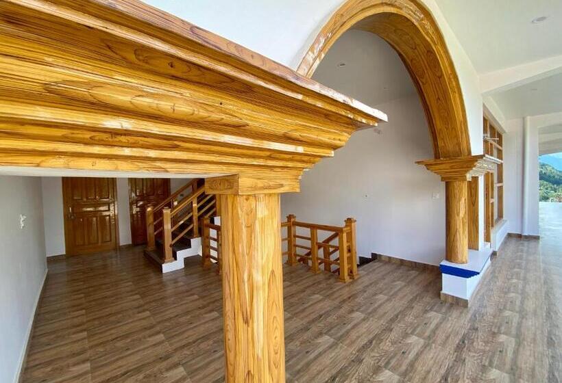 ホテル Mansarovar Inn