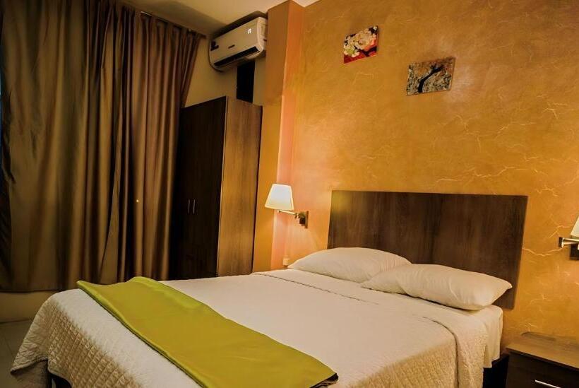 فندق Manta Beach Madrigal