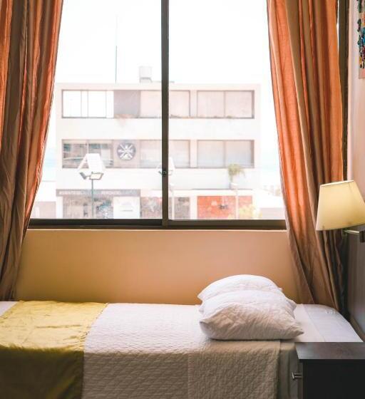 فندق Manta Beach Madrigal