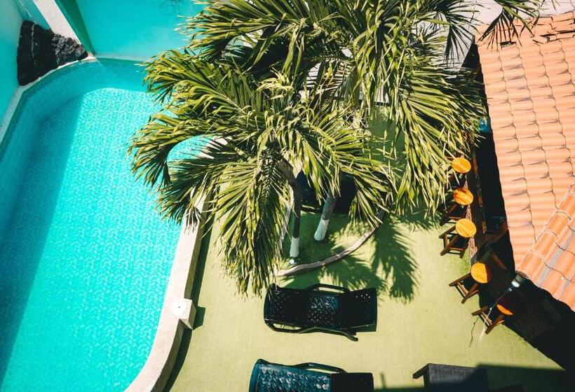 فندق Manta Beach Madrigal