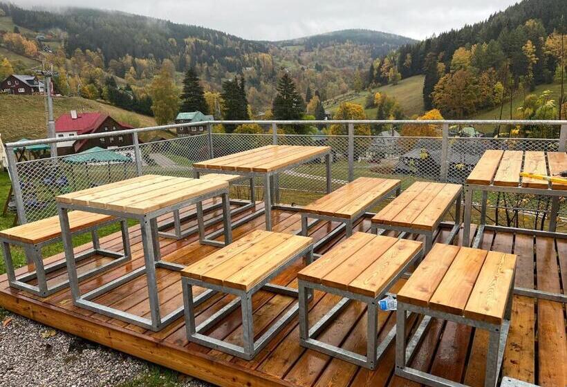 ホテル Modřín Wellness V Ceně