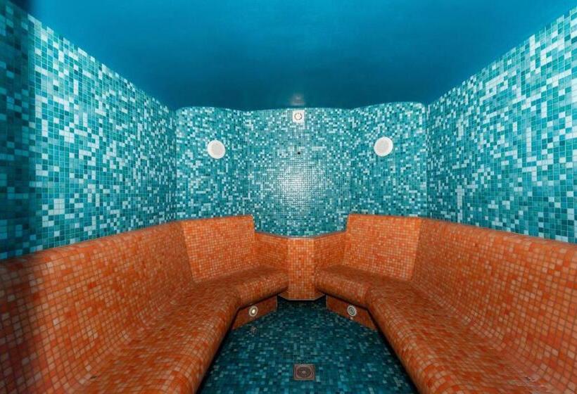 ホテル Modřín Wellness V Ceně