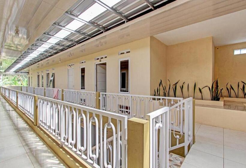 فندق Oyo 93034 Ayri Home