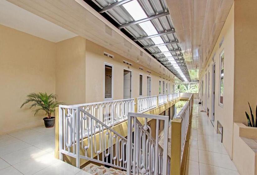 فندق Oyo 93034 Ayri Home