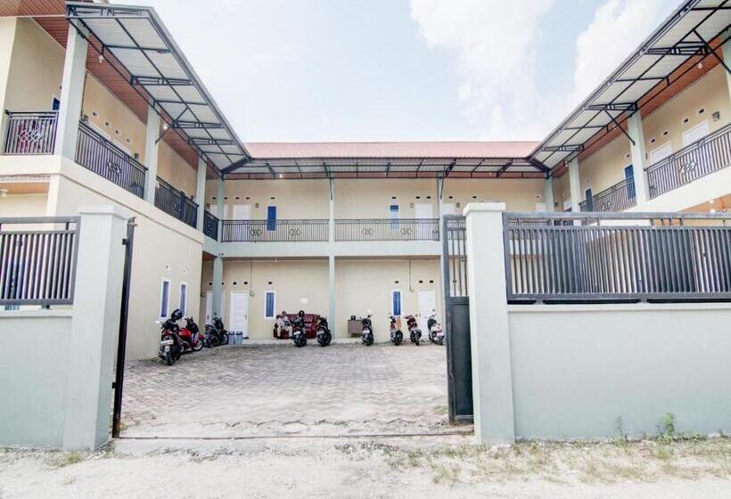 فندق Oyo 93087 Wisma Apel Syariah