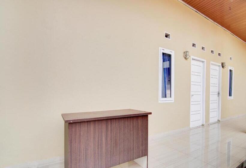 فندق Oyo 93087 Wisma Apel Syariah