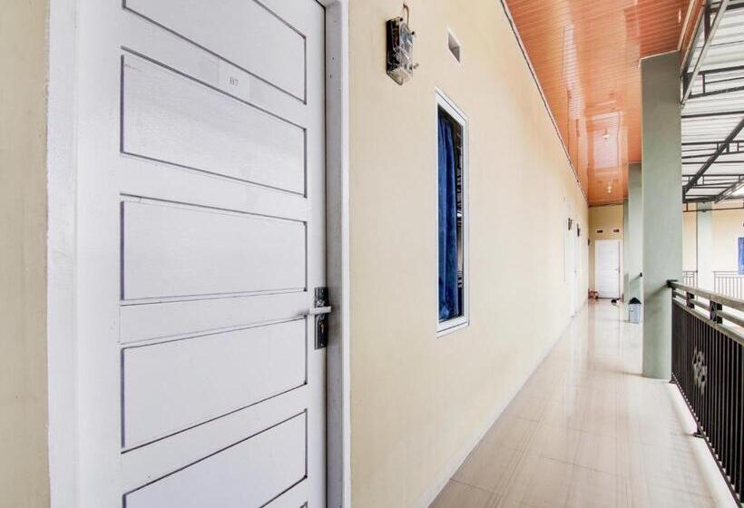 فندق Oyo 93087 Wisma Apel Syariah