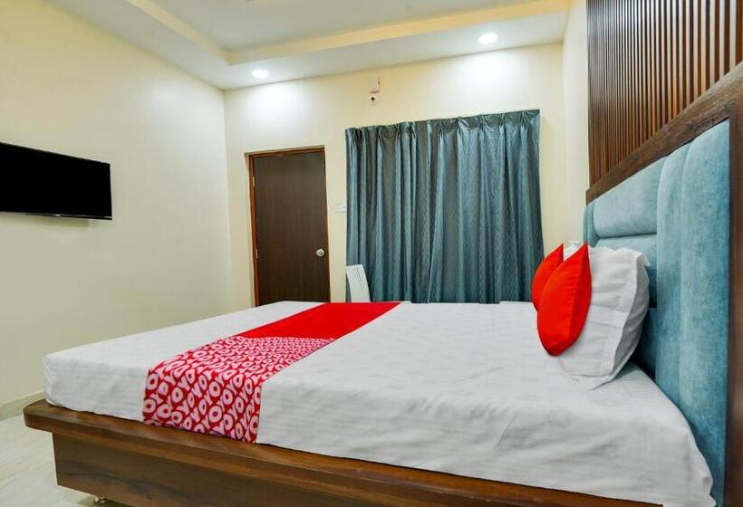Отель Oyo Flagship Samruddhi Lodging