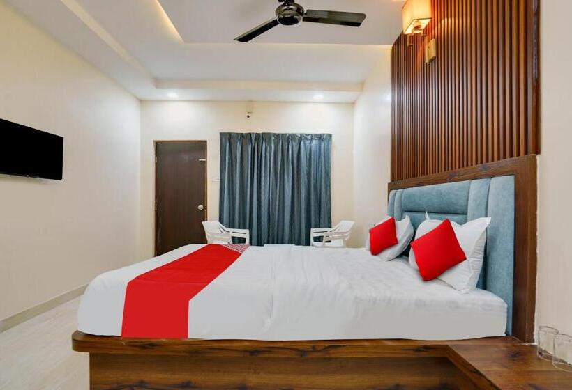 Отель Oyo Flagship Samruddhi Lodging