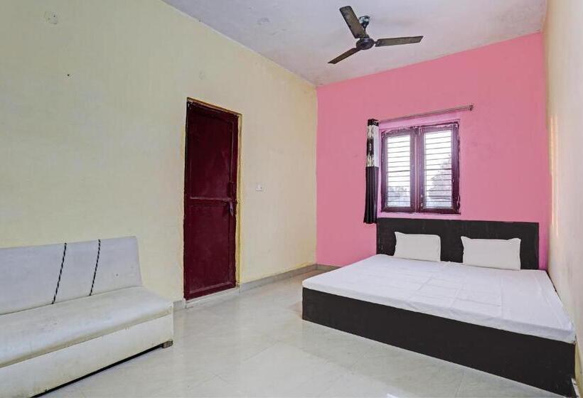 Отель Oyo Kamla Banquet Hall