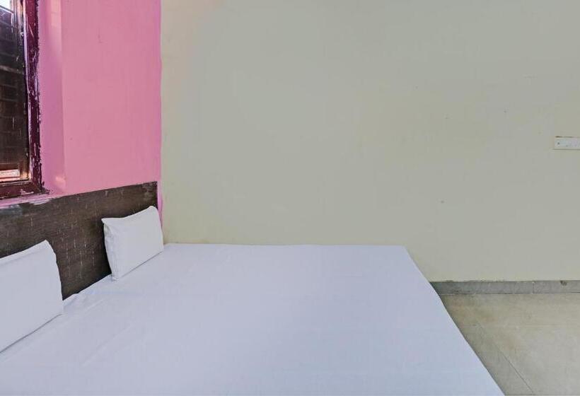 Отель Oyo Kamla Banquet Hall