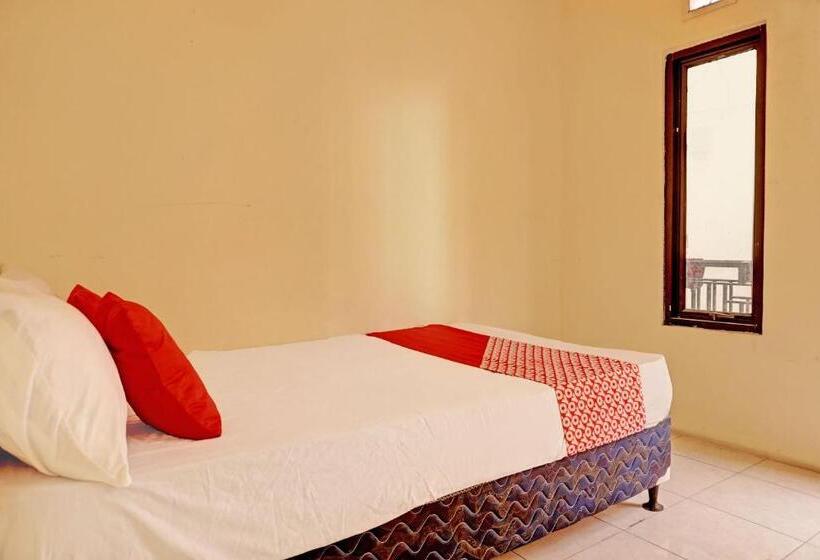호텔 Oyo Life 92936 Kost Teteh Erni Karawang