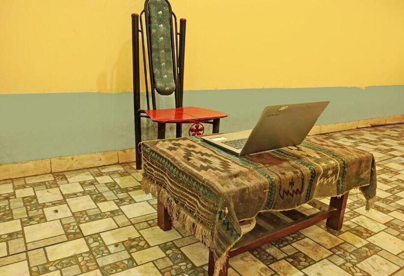 호텔 Oyo Life 92936 Kost Teteh Erni Karawang