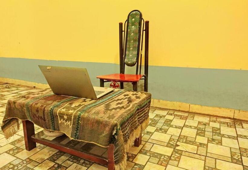 호텔 Oyo Life 92936 Kost Teteh Erni Karawang