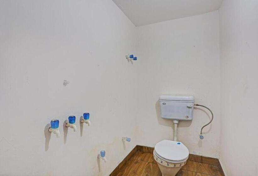 Отель Oyo New Paradise Guest House