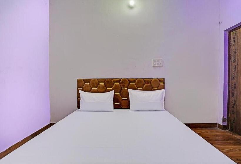 Отель Oyo New Paradise Guest House