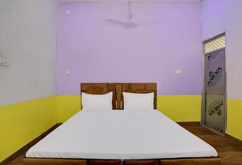 Отель Oyo New Paradise Guest House