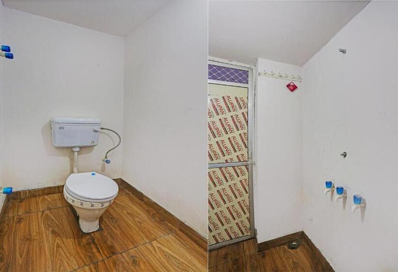 Отель Oyo New Paradise Guest House