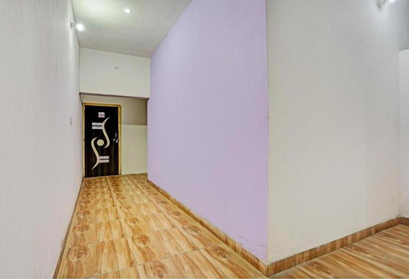 Отель Oyo New Paradise Guest House