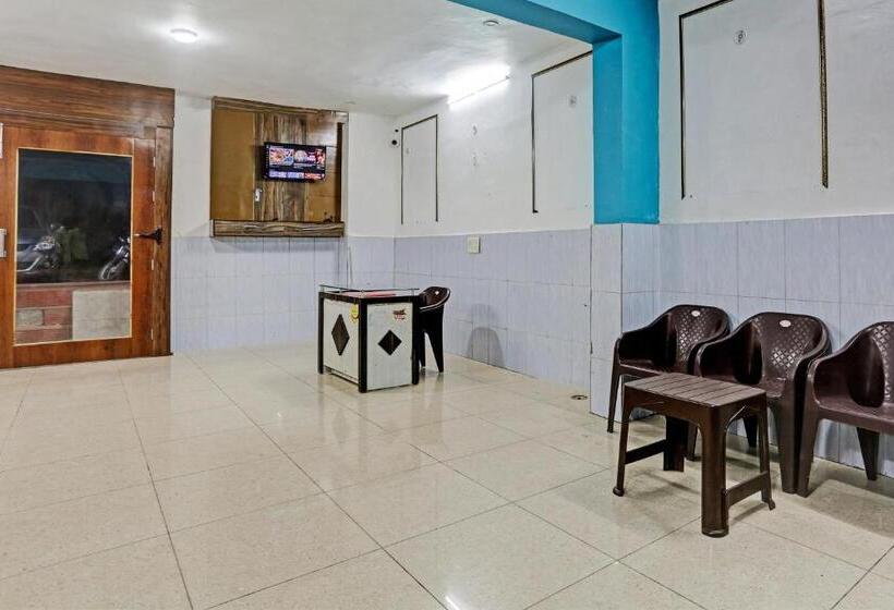 Отель Oyo New Paradise Guest House