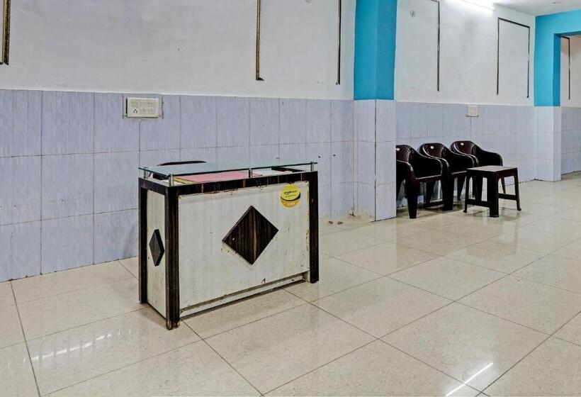 Отель Oyo New Paradise Guest House