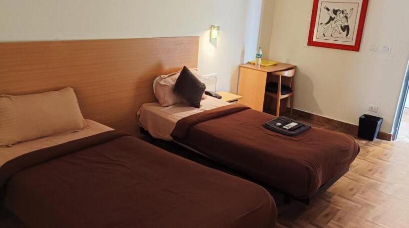 Fabhotel Perfect Stays   Nr Sivet College & National Institute Of Ocean Technology