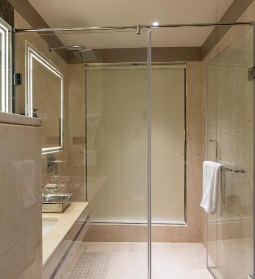 בית מלון כפרי Regenta Central Javaji Mysore