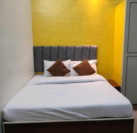 酒店 Reyansh Restaurant & Cafe