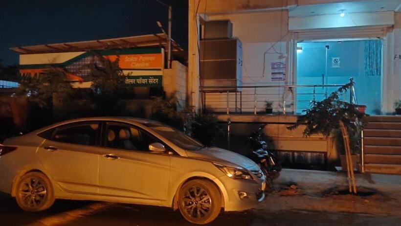 酒店 Reyansh Restaurant & Cafe