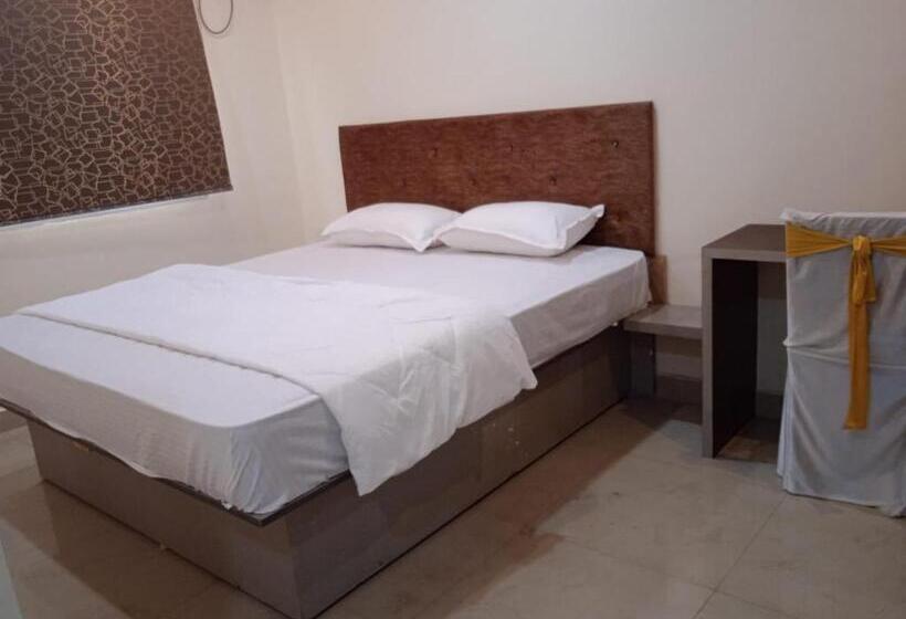 酒店 Rise & Dine Restaurant & Banquet