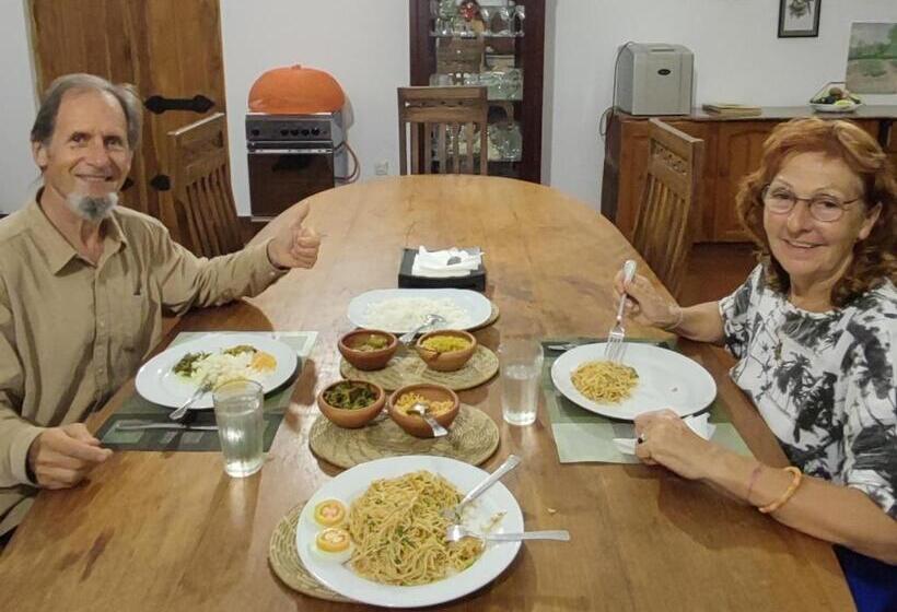 Hotel Rivendell Twisted Tree