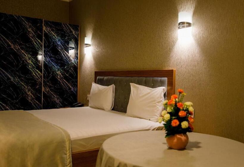 בית מלון כפרי Royal Sapphire Baku