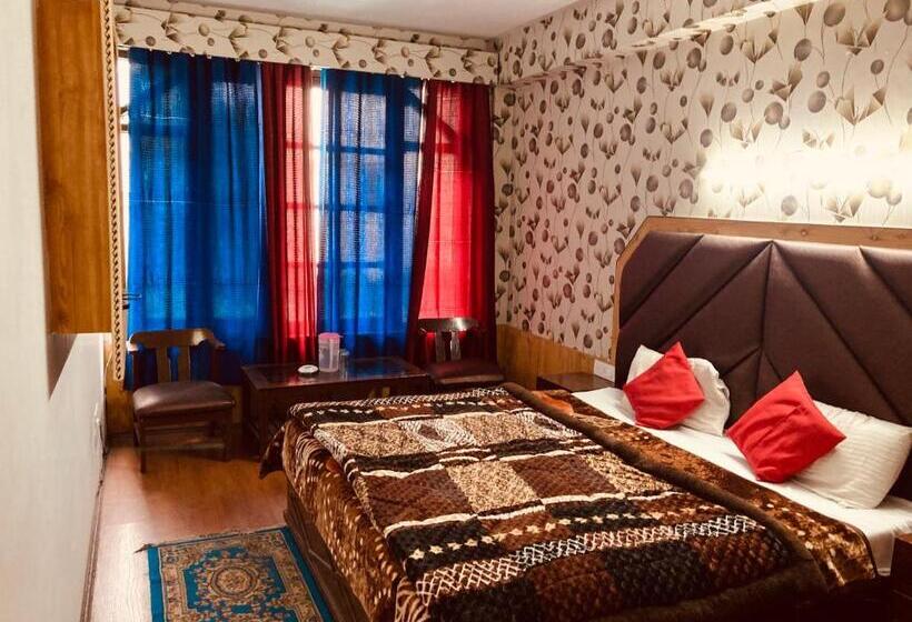 فندق Sandhu Farm House