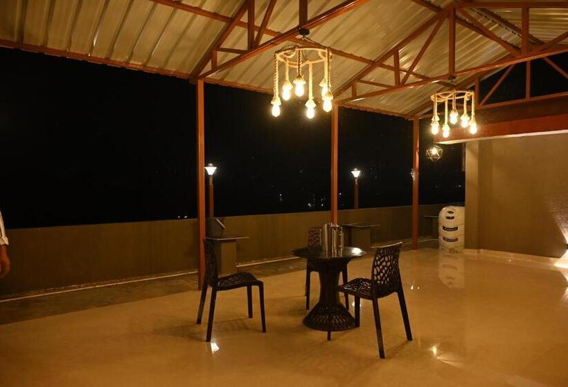 בית מלון כפרי The Blossom Glee