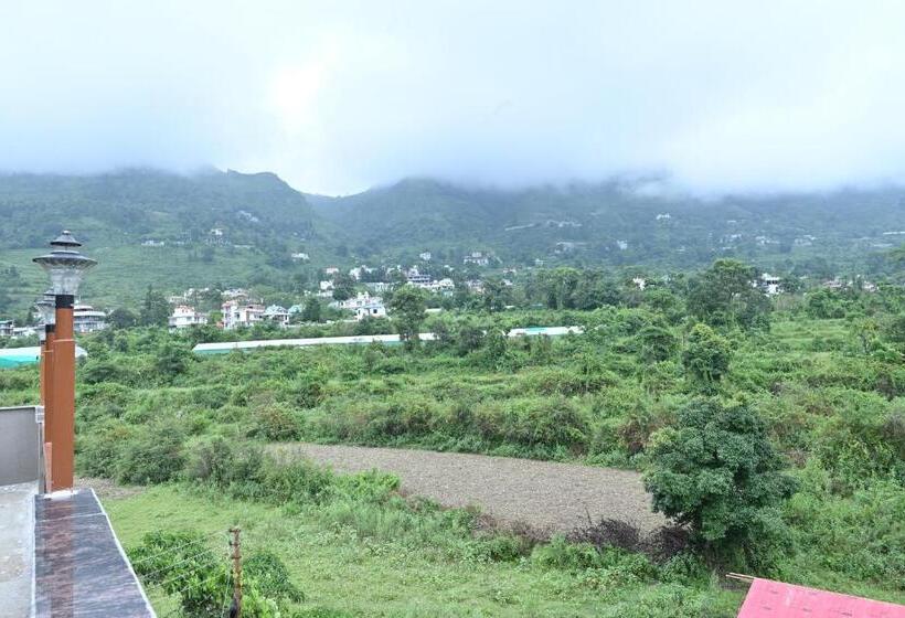 בית מלון כפרי The Blossom Glee